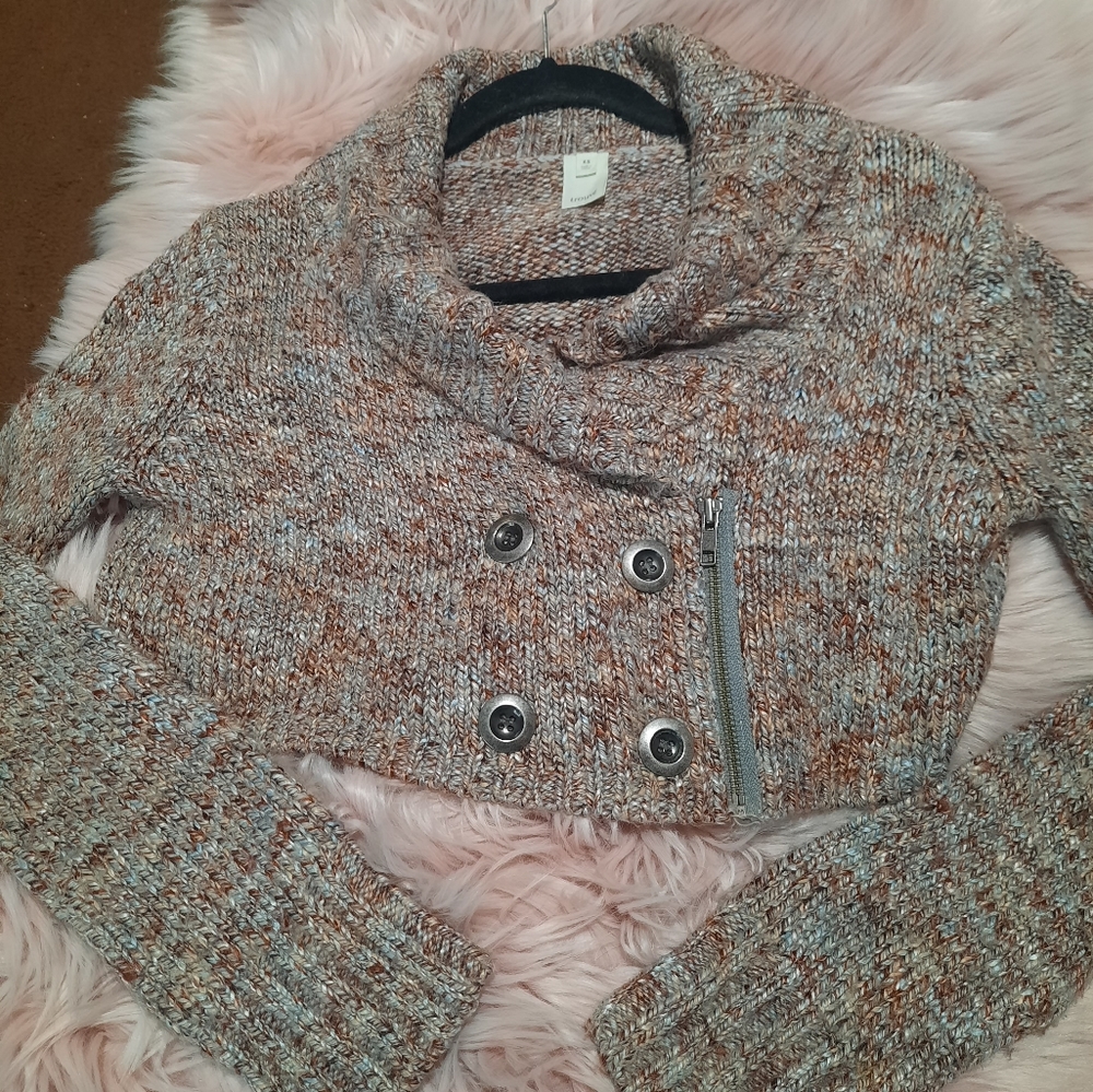 Trouve cropped sweater size xsmall